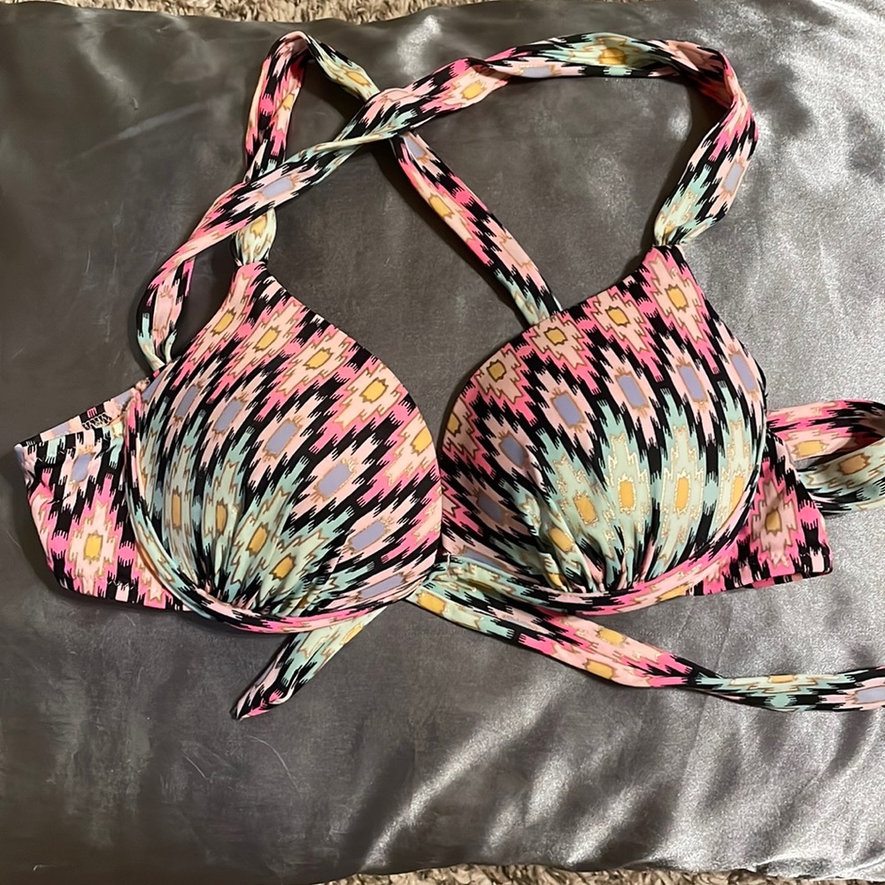 Victoria’s Secret bikini top
